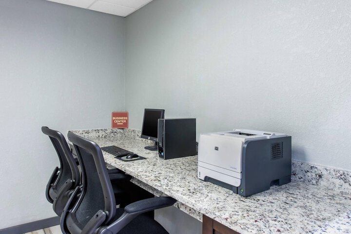 Business Center 39 of 44