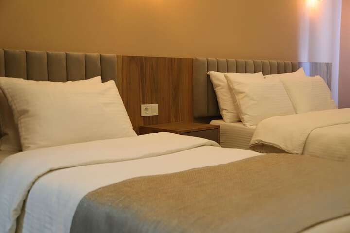 Room 16 of 39