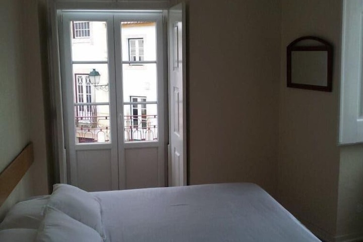 Room 12 of 64