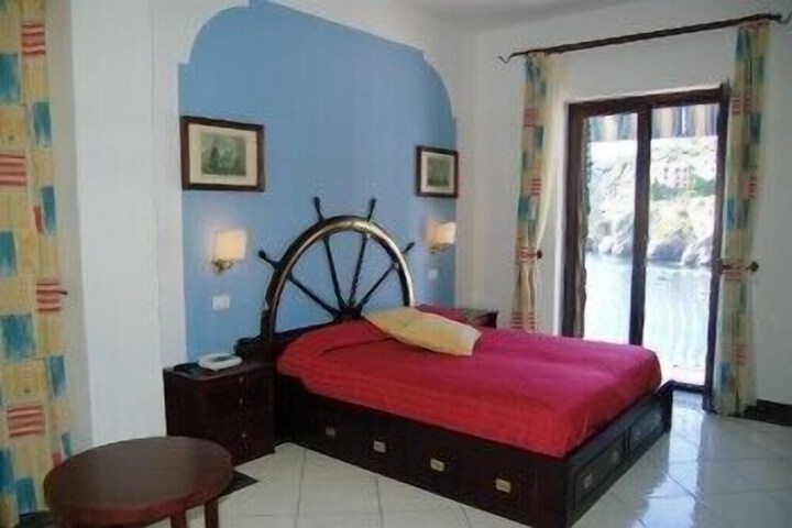 Room 14 of 44