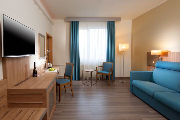 Room 7 of 111