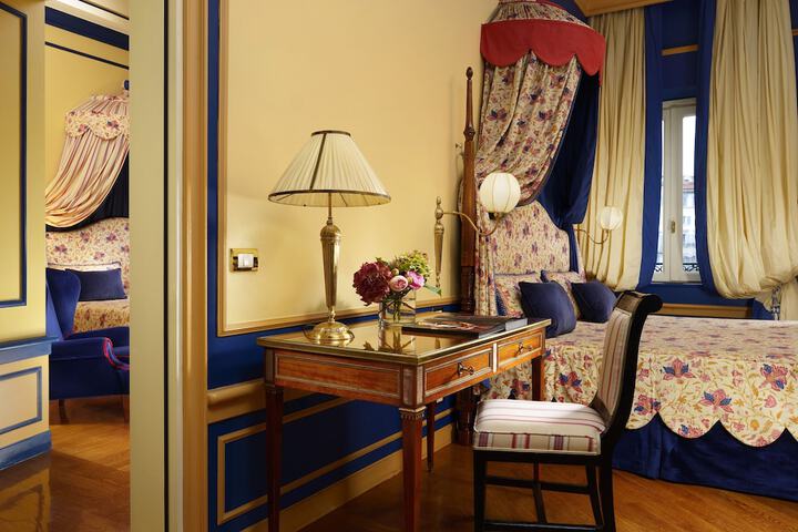 Room 28 of 61