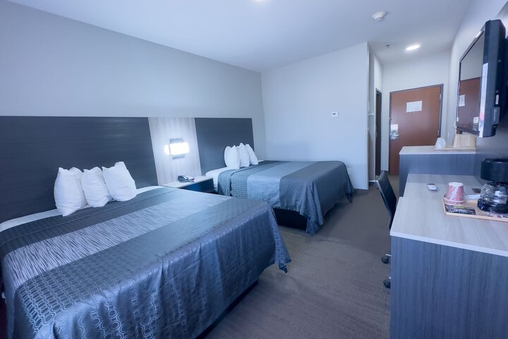 2 Queen Beds (1 of 5)