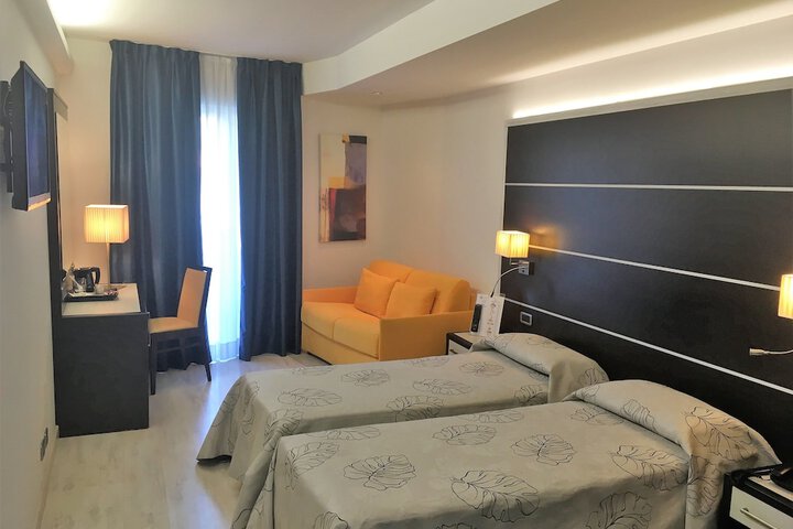 Room 9 of 69