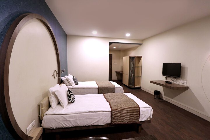 Room 27 of 72
