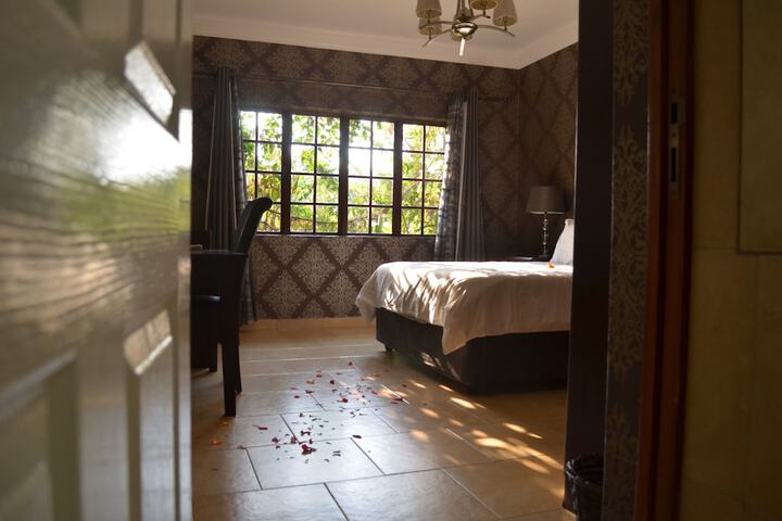 Room 4 of 14