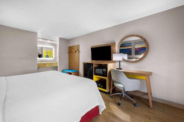 1 King Bed Mobility Accessible (6 of 19)