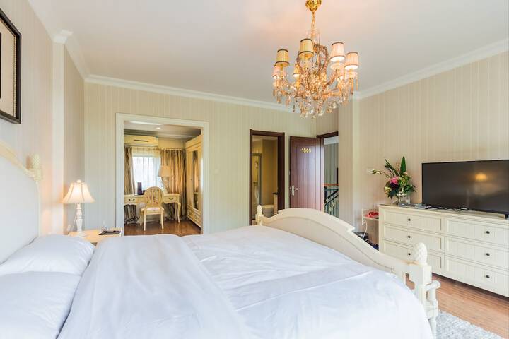 Room 19 of 19