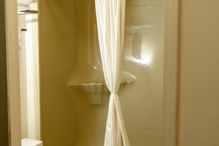Room 22 of 35