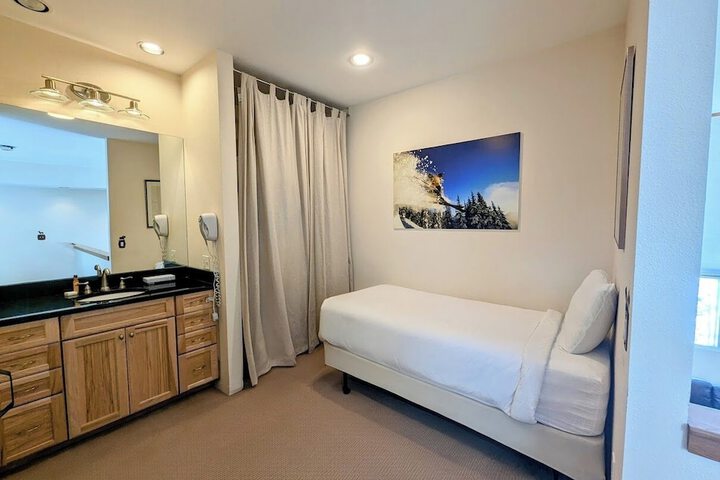 Hotel 76 of 89
