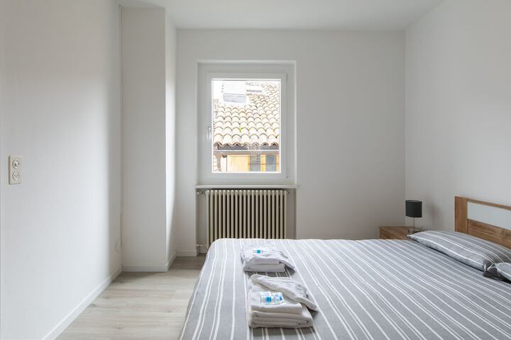 Room 2 of 47