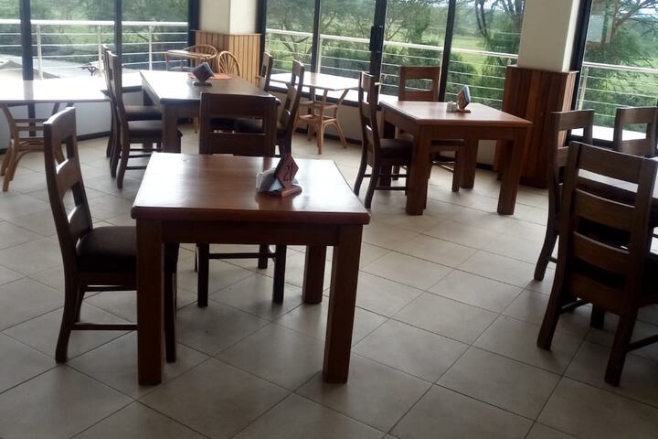 Dining 11 of 15