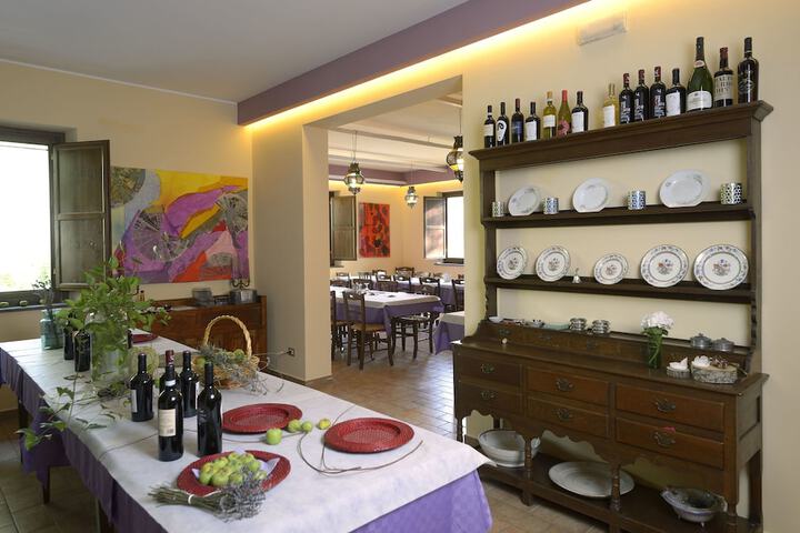 Dining 23 of 70
