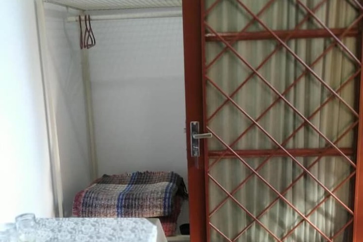 Room 28 of 68