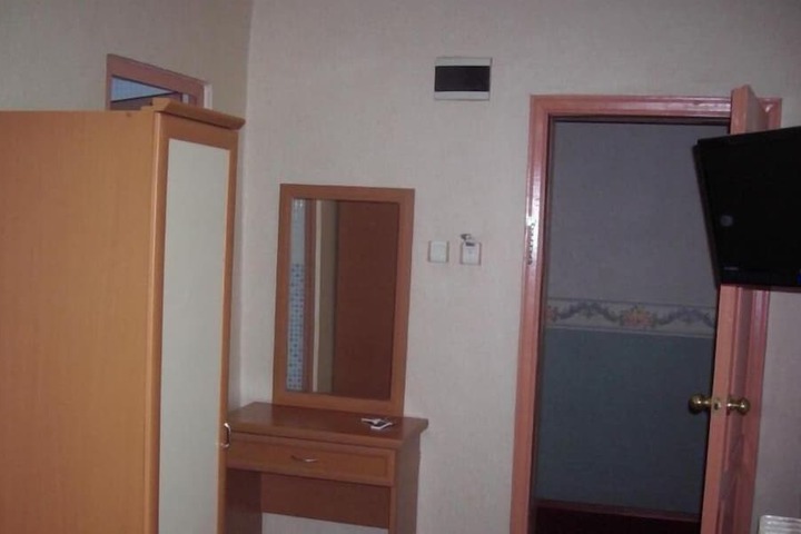 Room 17 of 46