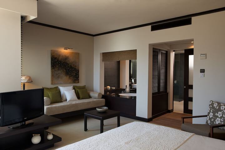 Room 15 of 89
