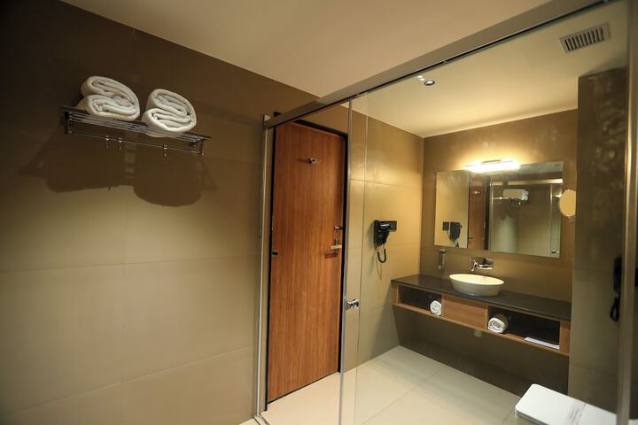 Room 30 of 61