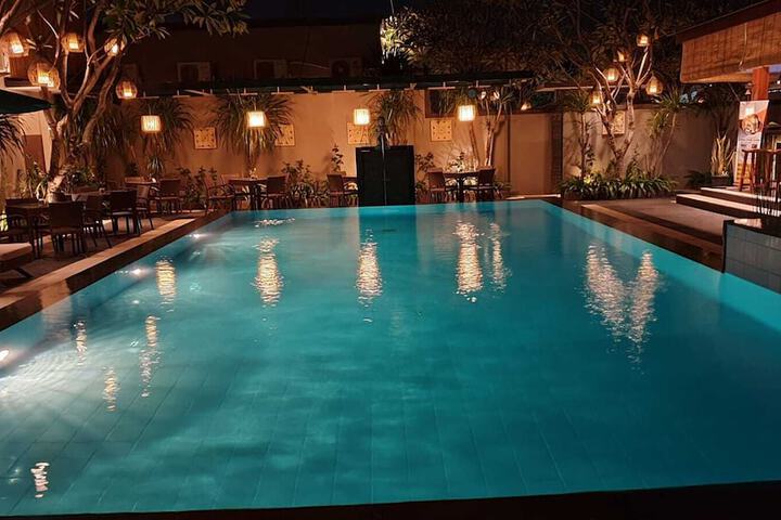 Hotel with Pool