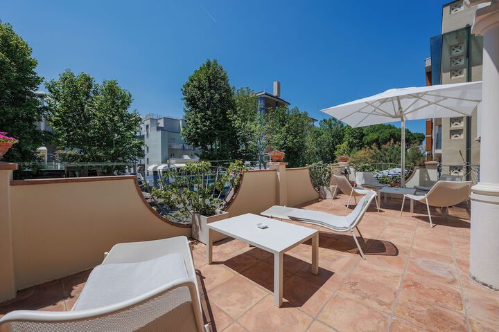 Sundeck 71 of 77