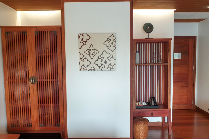 Room 6 of 72
