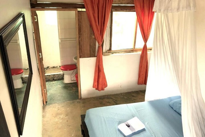 Room 5 of 27