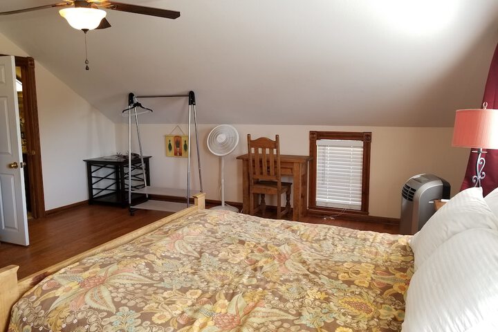 Room 6 of 24