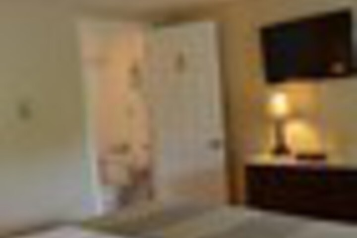 Room 5 of 297