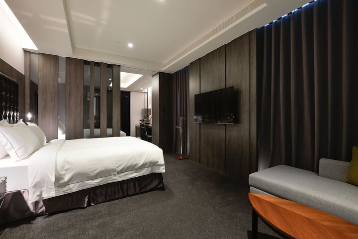 Room 15 of 82