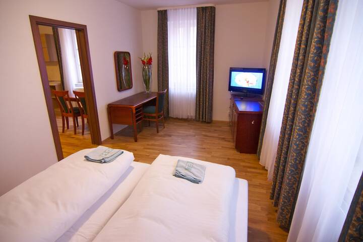 Room 3 of 37