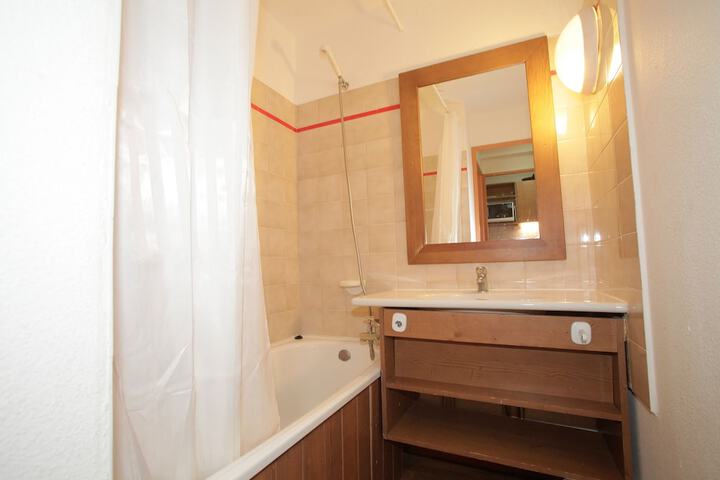 Room 16 of 21