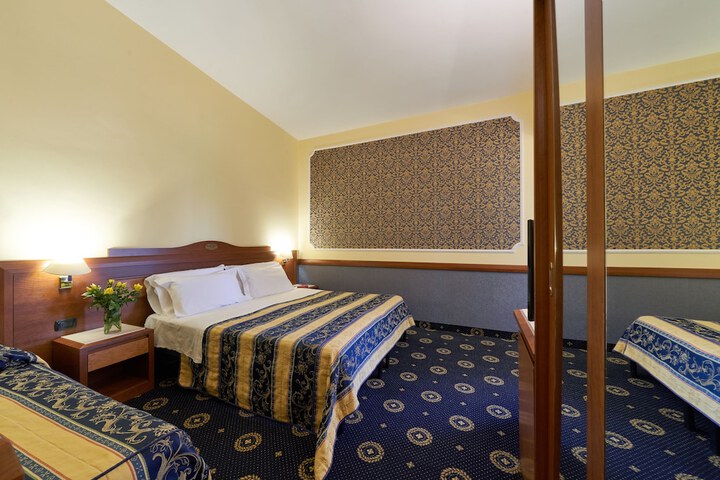 Room 15 of 36
