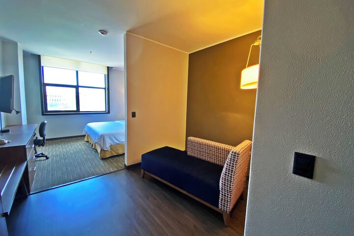 Room 9 of 61