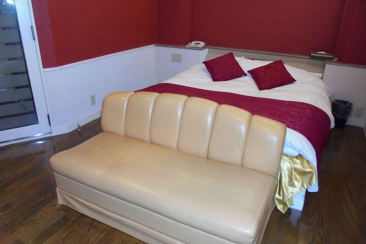 Room 6 of 34