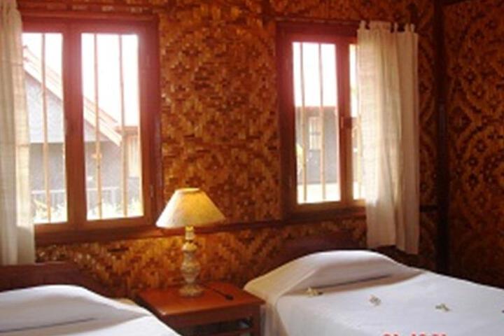 Room 2 of 6