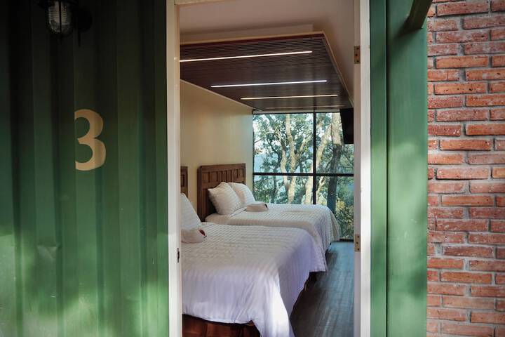 Room 3 of 28