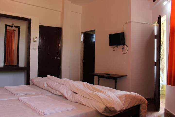 Room 6 of 97