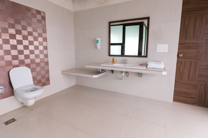Room 56 of 102