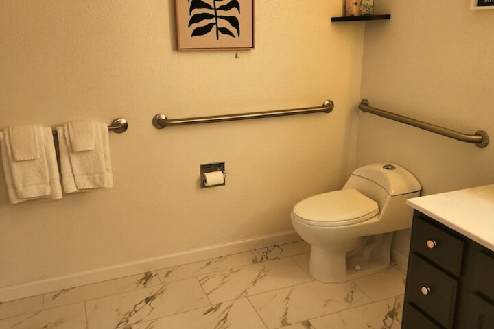 Room 18 of 23