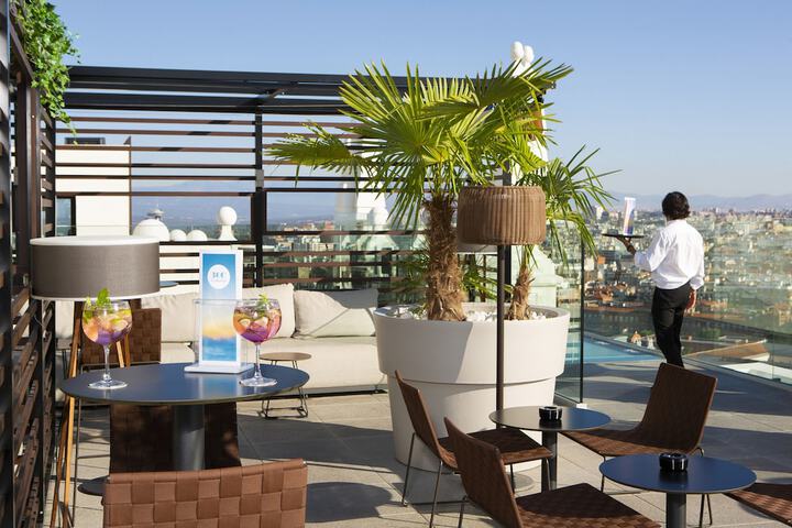 Lounge 114 of 202