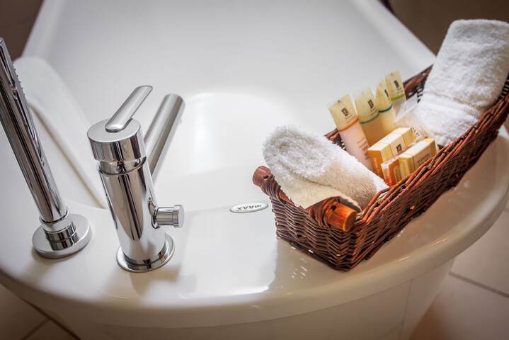 Bathroom amenities