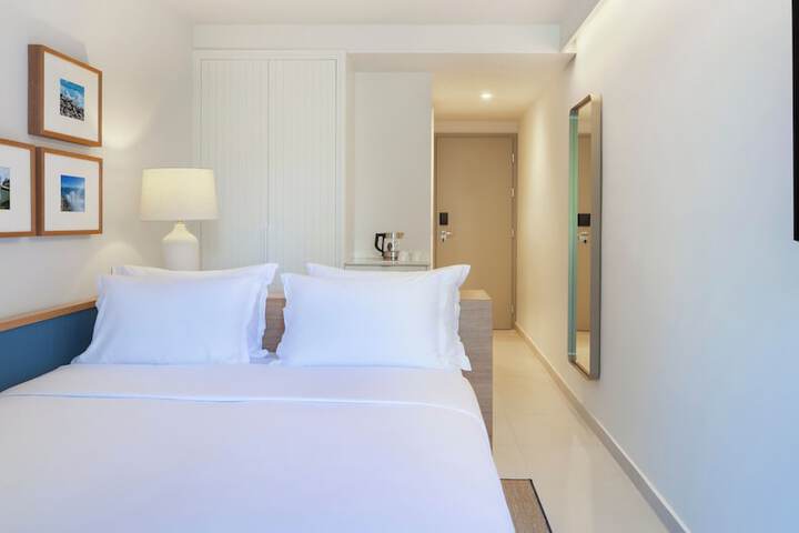 Room 5 of 81