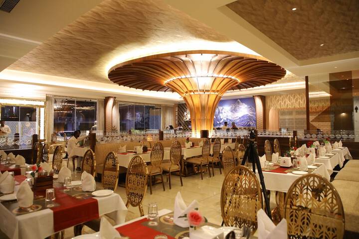 Dining 14 of 21