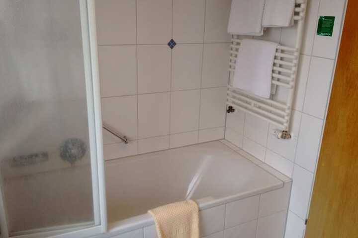 Room 28 of 36