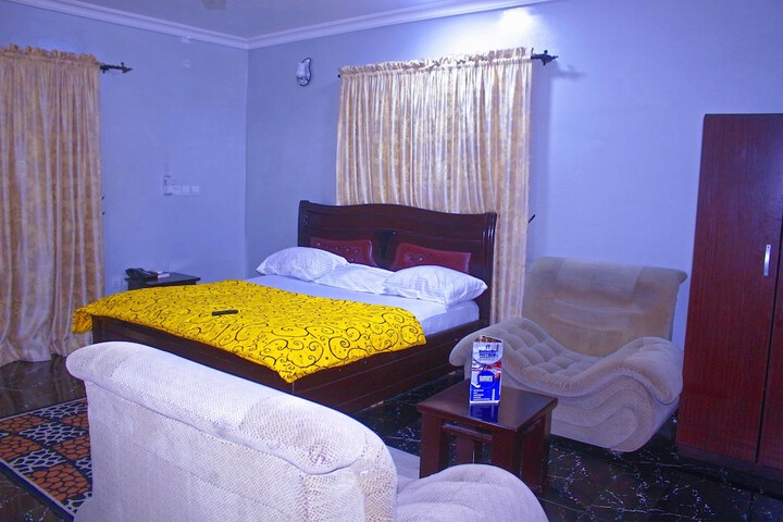 Room 30 of 68