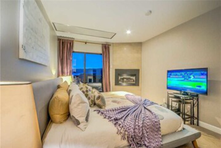 Room 21 of 25