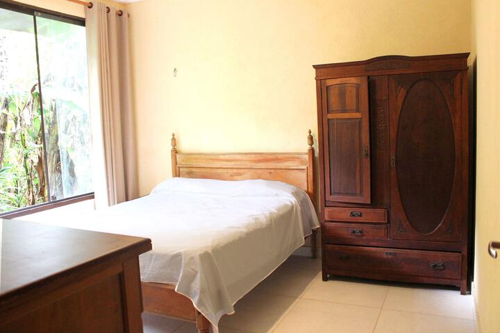 Room 8 of 32