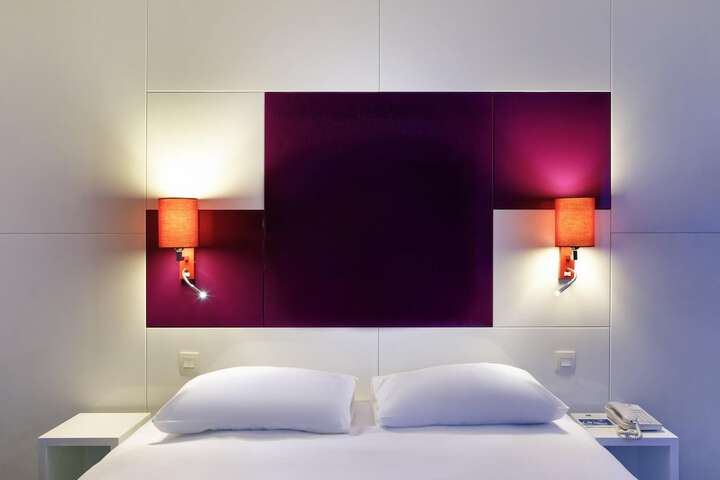 Room 25 of 90