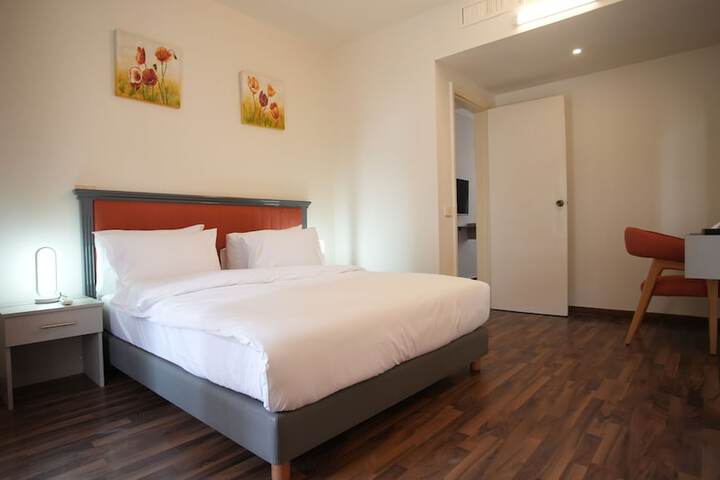 Room 25 of 59