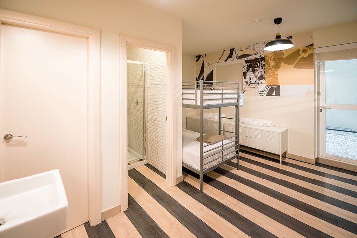 Room 33 of 54
