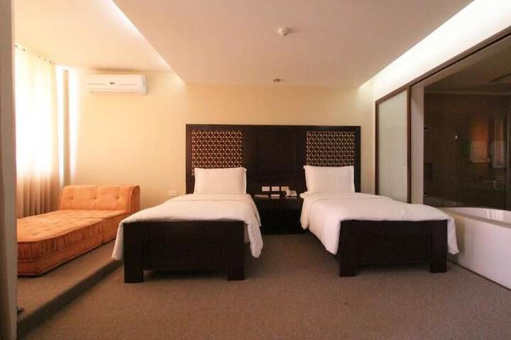 Room 15 of 51